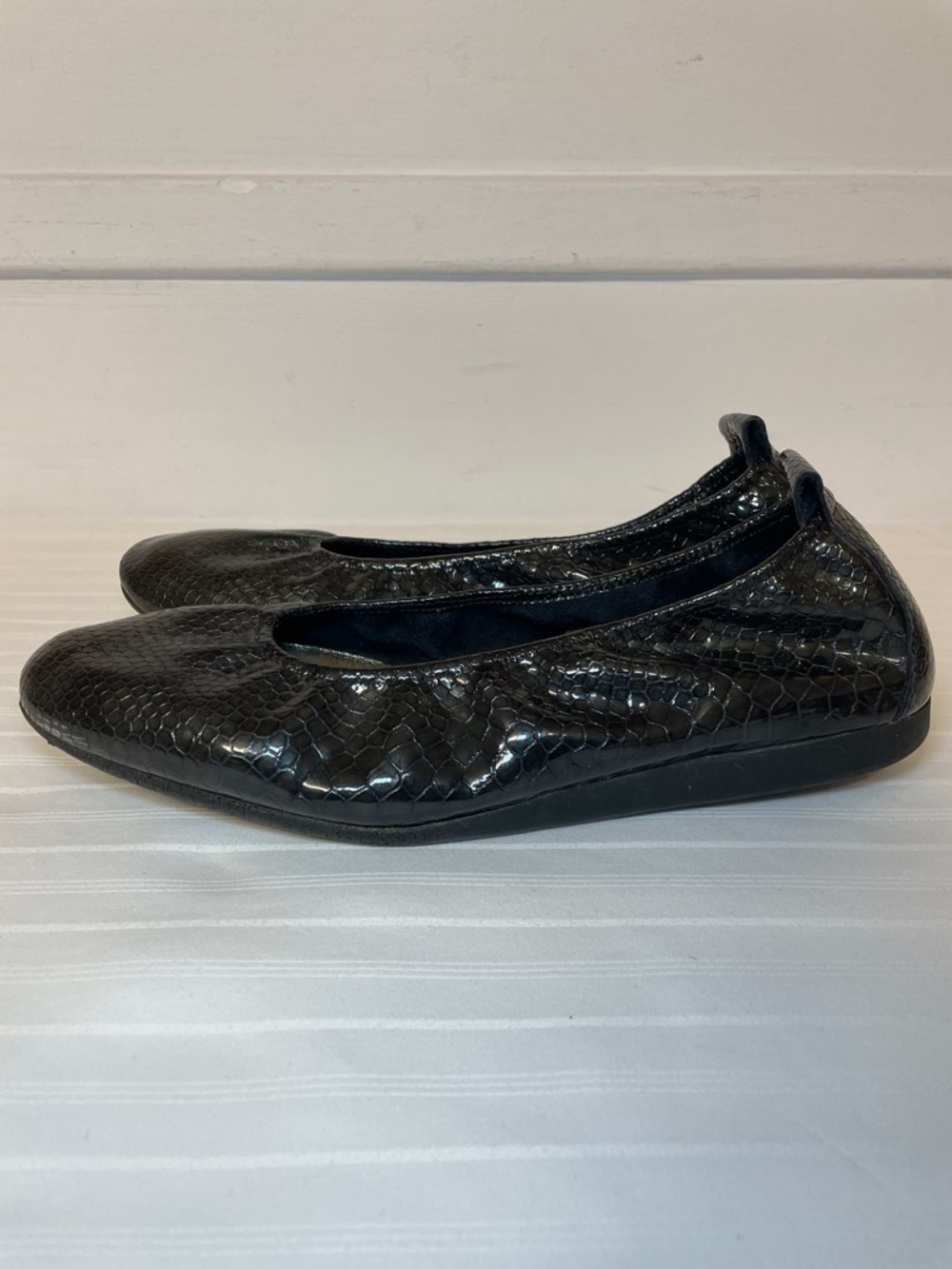 Arche Laius Patent Leather Ballet Flats women’s size 9.5 green but look black - Picture 2 of 16